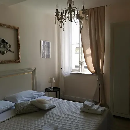 Ariediparma - Rooms&apartments بيت ضيافة