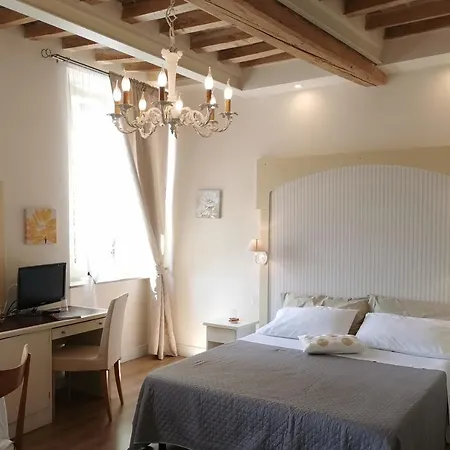 Ariediparma - Rooms&apartments 4* Parma