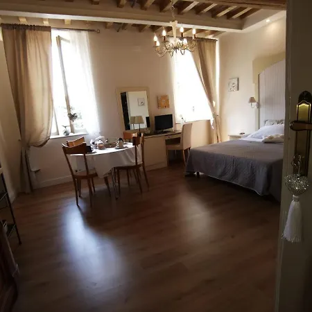 بيت ضيافة Ariediparma - Rooms&apartments