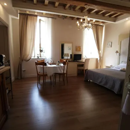Ariediparma - Rooms&apartments Pensionat