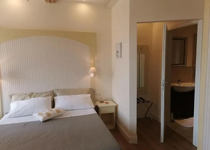 Ariediparma - Rooms&apartments בית הארחה פארמה