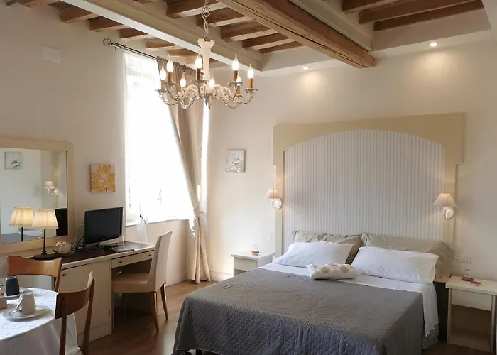 Ariediparma - Rooms&apartments 4* פארמה