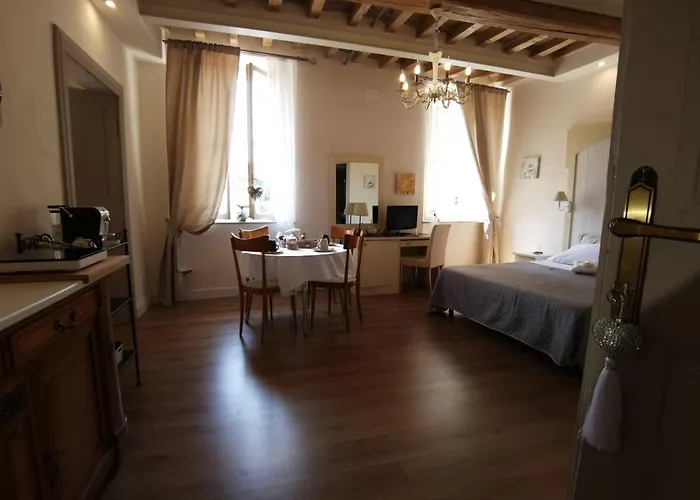 Ariediparma - Rooms&apartments בית הארחה