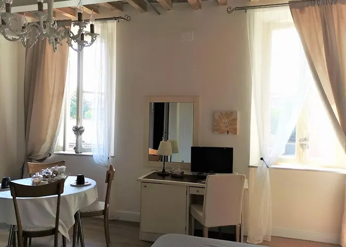 Ariediparma - Rooms&apartments 4* פארמה